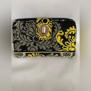 VERA BRADLEY Turn‎ Lock Wallet